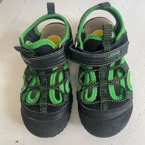 Kids Uovo shoe boys sz EUC 26. US 9.5